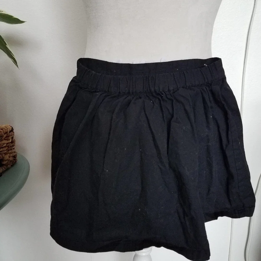 NWOT| GYMBOREE | BLACK SKIRT W/FLORAL WAIST